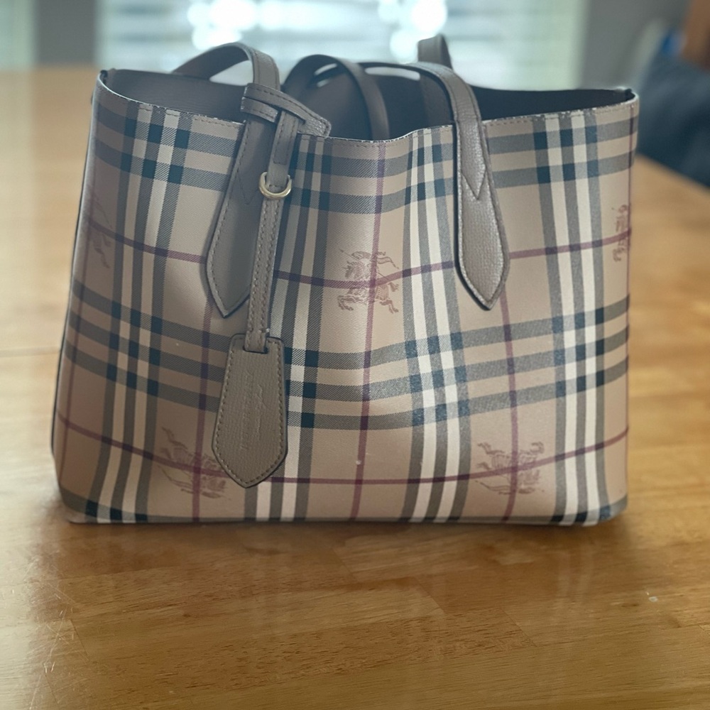 Authentic Burberry Checkered Tote in Beige and Brown
